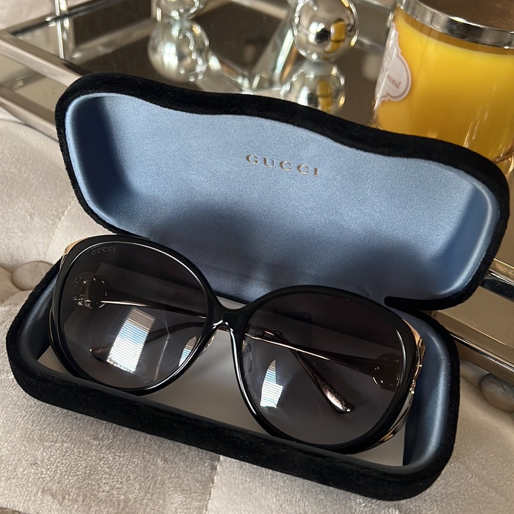 Authentic Gucci Sunglasses - LIKE NEW